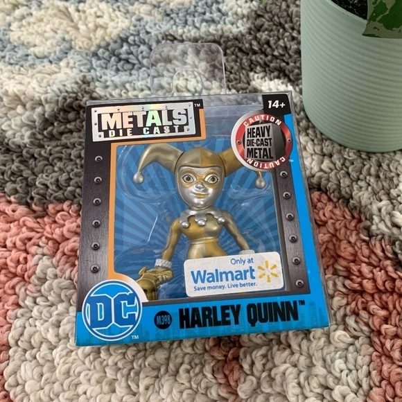 DC Comics Harley Quinn M398 Special Edition Metals Die Cast Walmart Doll Figure - Picture 2 of 4